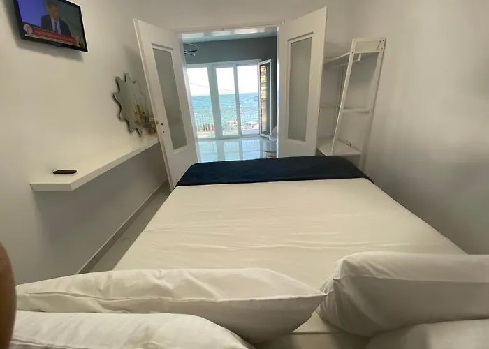 Candi Central Apartments